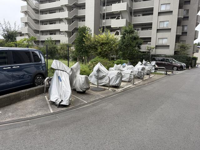 ライオンズガーデン船橋夏見台の駐車場|バイクスペース
