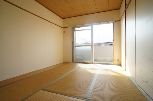 ハイツ別荘園の和室|参考、同建物・同間取りの号室