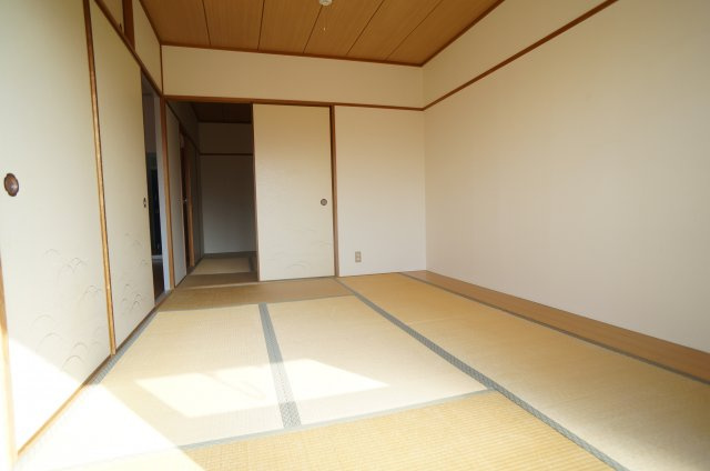 ハイツ別荘園の和室|参考、同建物・同間取りの号室