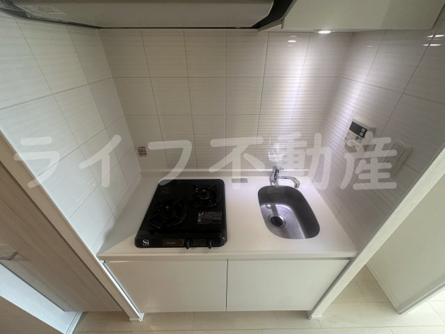 S-RESIDENCE緑橋駅前のキッチン|コンパクトなキッチンで掃除もラクラク
