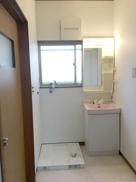 小平一戸建ての洗面所
