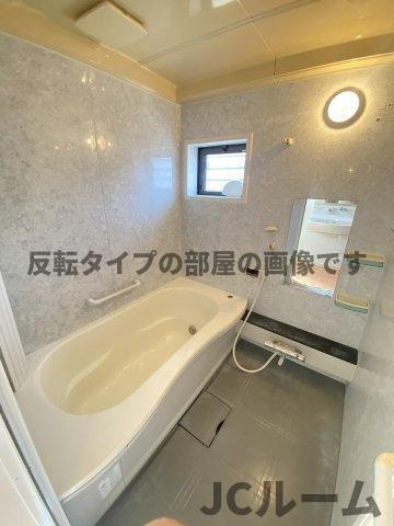 ロイヤルガーデン絆 Aの浴室