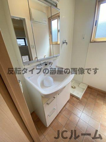 ロイヤルガーデン絆 Aの洗面所