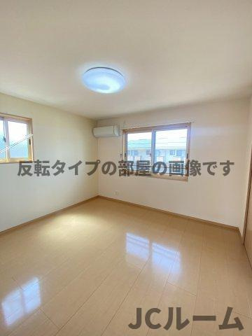 ロイヤルガーデン絆 Aの寝室