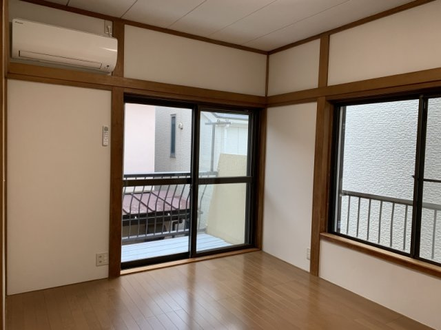 千草台戸建の居間・リビング