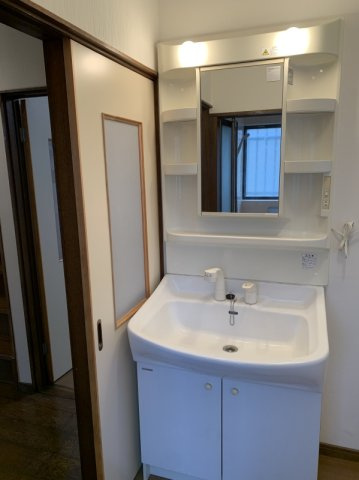 千草台戸建の洗面所