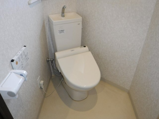 川崎市中原区下小田中３丁目の賃貸マンションのトイレ