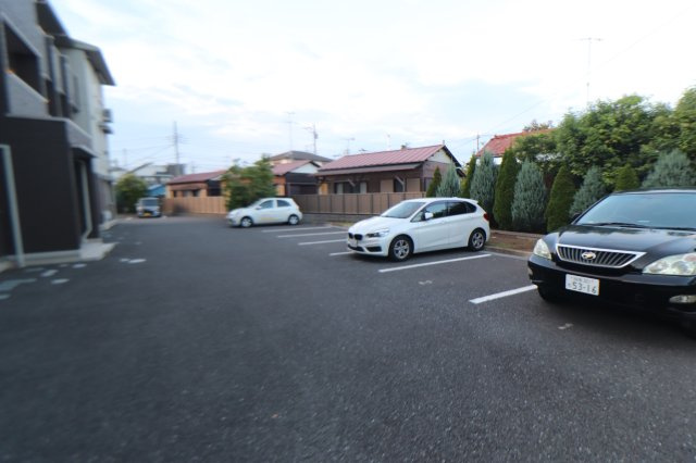 サンフラワー湘南の駐車場