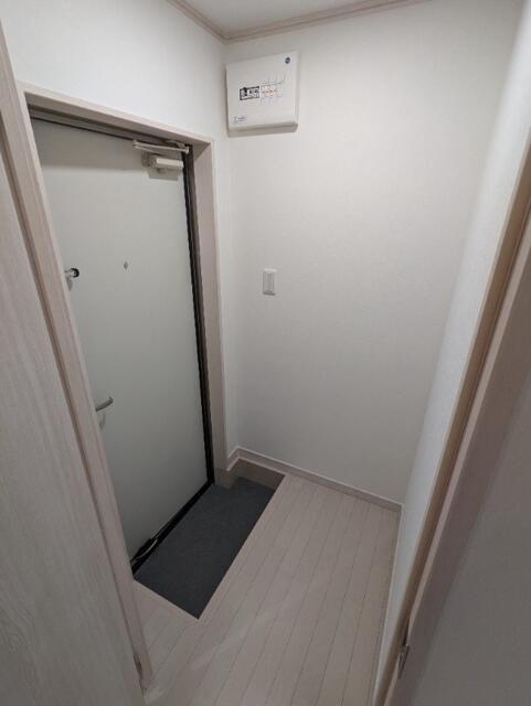 リブ新子安の玄関