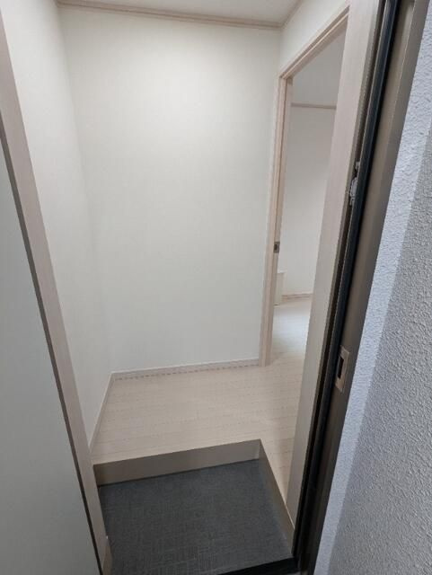 リブ新子安の玄関