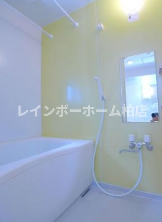 仲介手数料（賃料の1.10ヵ月）の50％OFF対象物件！の浴室|落ち着いた空間のお風呂です