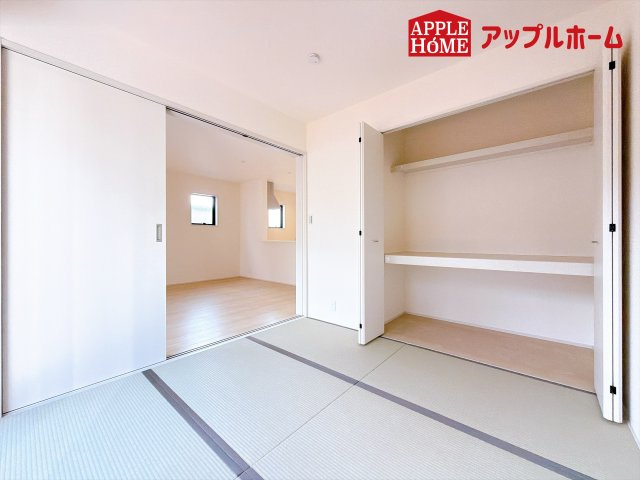 [新築住宅] 児玉郡上里町七本木 第6 全8棟の和室|広々とした居住空間は日々の暮らしを彩り、心のやすらぎと満足感を与えてくれます。通風と採光を考慮した設計は子供たちはのびのび育ち、家族でくつろぎと団らんを生み出します。