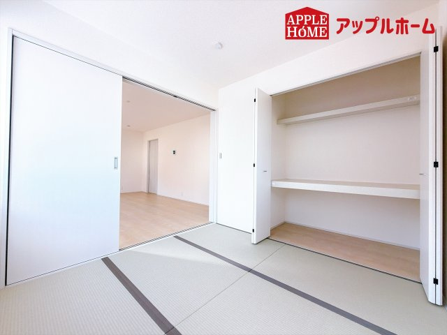 [新築住宅] 児玉郡上里町七本木 第6 全8棟の和室|広々とした居住空間は日々の暮らしを彩り、心のやすらぎと満足感を与えてくれます。通風と採光を考慮した設計は子供たちはのびのび育ち、家族でくつろぎと団らんを生み出します。