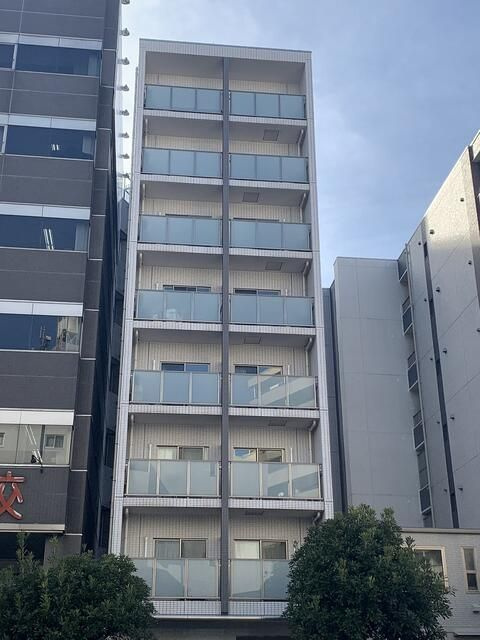 ドゥ・クリヨンの外観