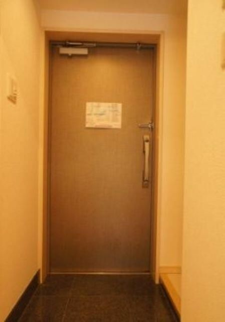 ヴェルト横濱石川町Ⅱの玄関