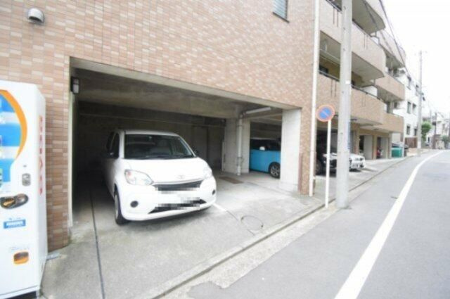 グランディール・横濱の駐車場