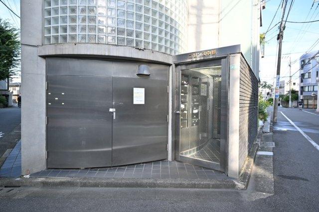 プリンス中野のエントランス|清潔なエントランスです