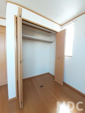 板野郡松茂町笹木野字八山開拓のアパートの収納