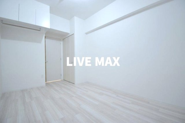 【居間・リビング】セレニテ西中島アリア壱番館 
