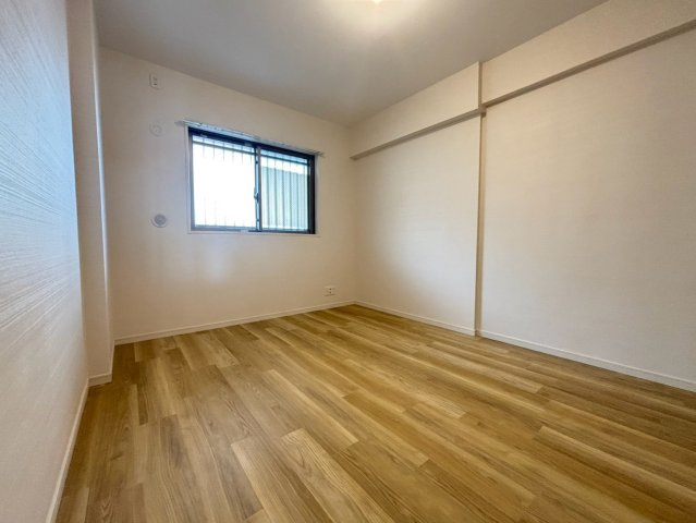 レクセルプラッツア福生弐番館の洋室|贅沢な居住空間は毎日の暮らしに満足をプラスします♪