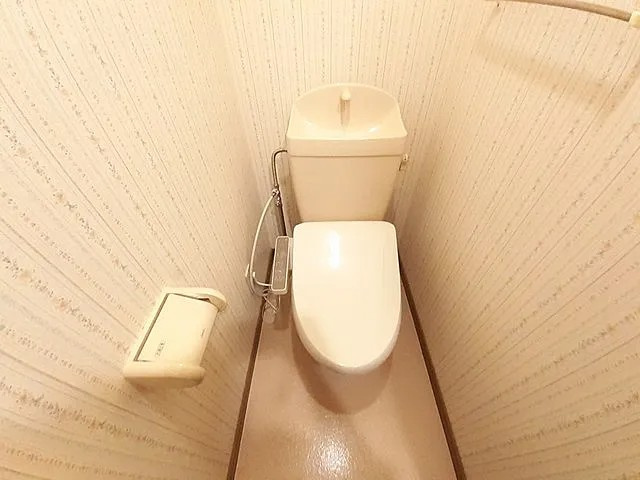 神戸市中央区割塚通５丁目の賃貸マンションのトイレ