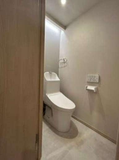 神戸市灘区高徳町５丁目の賃貸マンションのトイレ