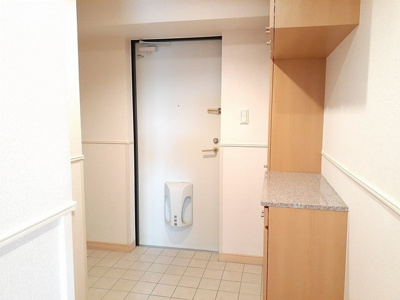 【玄関】 | ペットマンションあかやま | 明るい玄関です