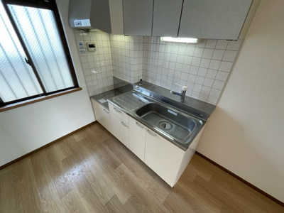 【キッチン】 | マンションギュゼールⅡ | ※同建物別部屋の写真になります。