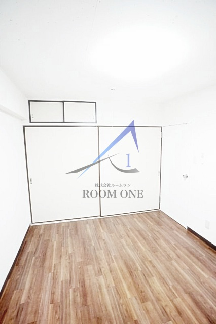 梅田マンションの居間・リビング|洋室のお部屋です。