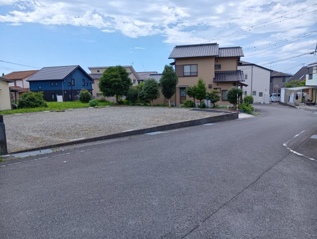 売土地　富士市天間の前面道路含む現地写真|富士富士宮線まで車で約2分です。多方面へのアクセス良好です。