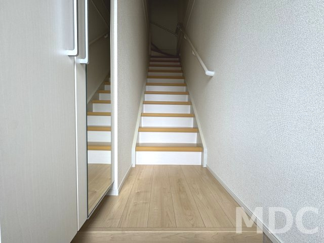 徳島市北島田町１丁目のアパートの玄関