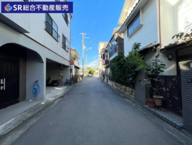東鴻池町1丁目中古戸建の前面道路含む現地写真|鴻池東小学校徒歩7分の立地です！