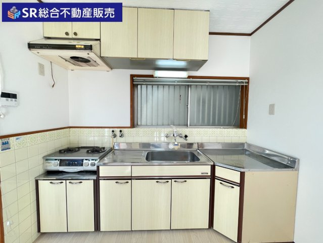 東鴻池町1丁目中古戸建のキッチン|2口コンロ、グリル付きのキッチンでお料理しやすいです♪