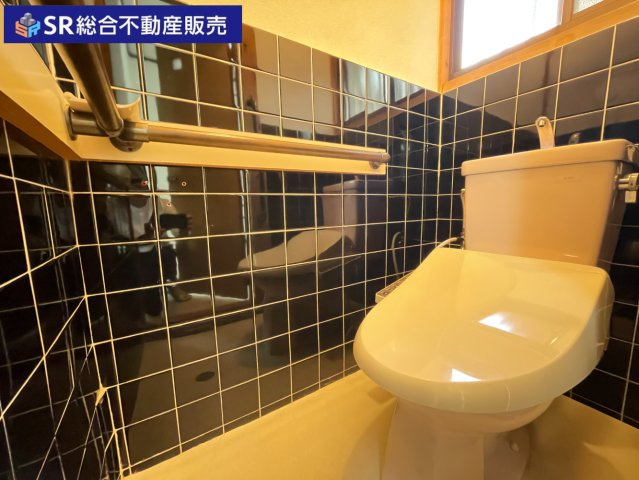 東鴻池町1丁目中古戸建のトイレ|温水洗浄便座もございます♪
