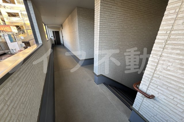 ラヴィーユ布施のエントランス|毎日通るエントランスはこのようになっています