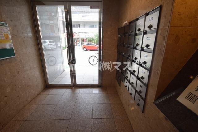 大阪市西区南堀江３丁目の賃貸マンションのロビー