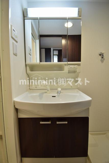 大阪市西区新町４丁目の賃貸マンションの洗面所