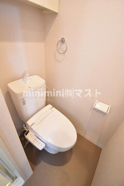 大阪市西区九条１丁目の賃貸マンションのトイレ