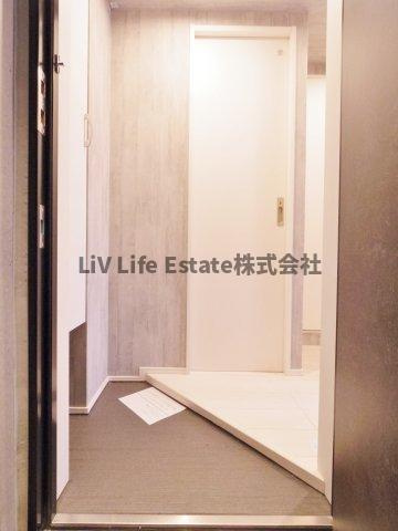 リバース武蔵小金井の玄関