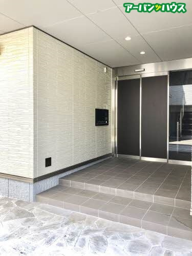 ラ プロスペリテ B棟のエントランス