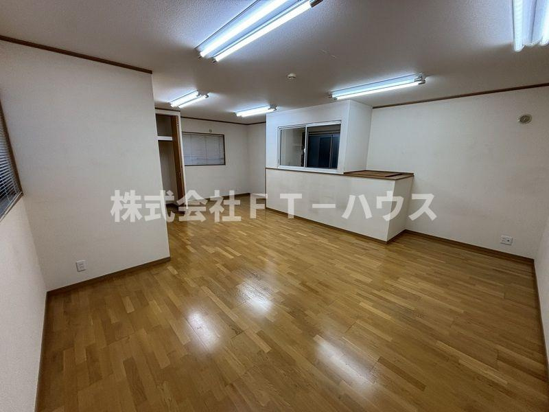 中国分2丁目戸建の居間・リビング