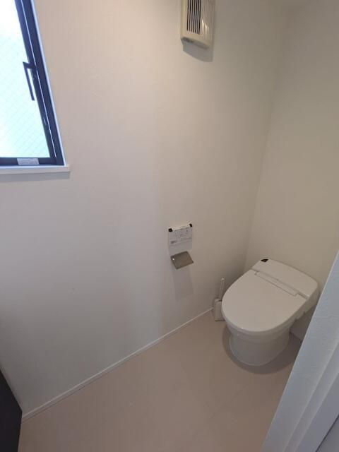 ディアスタコート千歳船橋のトイレ|ゆったりとした空間のトイレです