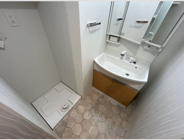LUANA・AIR・RESIDENCE錦町の洗面所