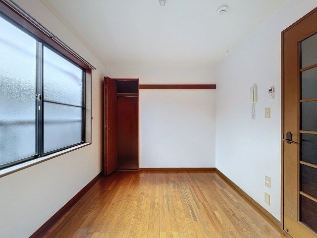ＯＺ弐番街の洋室