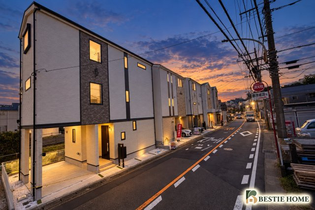 【南側は通路、前面道路広く駐車しやすい】川崎市宮前区南野川2丁目 新築戸建の外観|落ち着いた雰囲気の外観です。