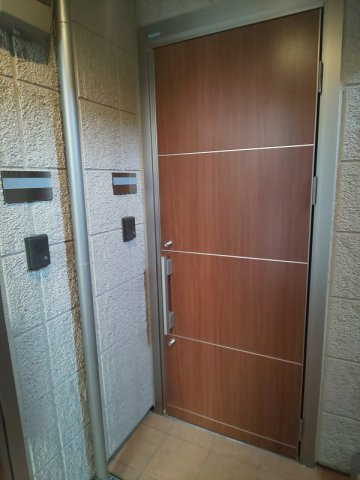 メゾンＴの玄関