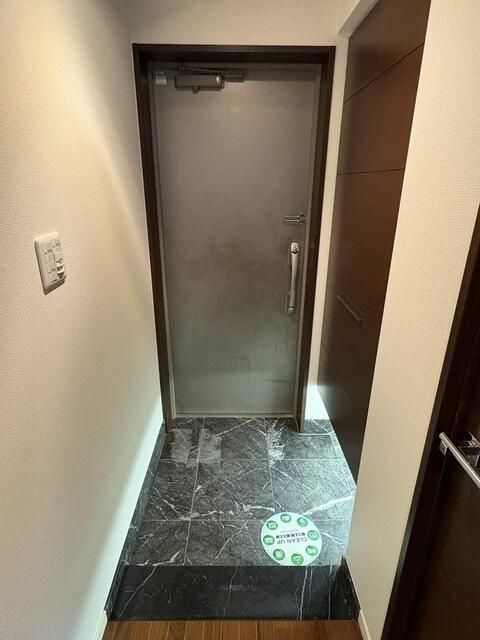 グラーサ三軒茶屋の玄関