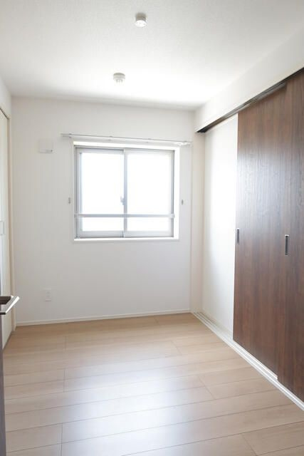 長手門テラスの寝室|落ち着いて過ごせるお部屋なので、寝室にいかがでしょうか
