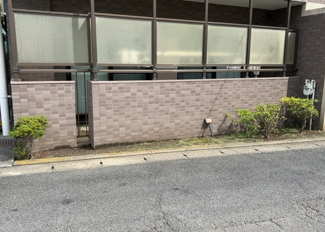 【構造・工法・仕様】 | ドラゴンマンション町田弐番館 | ＳＲＣ造は強度や耐震性の面でもRC造と比べて優れています。そのため、10階建以上の高層または超高層マンションなどの建築にも多く採用されています。柱や梁などのサイズが小さくても高い耐震性を確保できます。