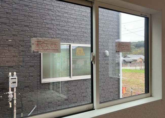 【内装】 | 宮下町新築戸建 | 室内は全居室フローリング仕様で、明るく清潔感あふれる住空間が広がります。バリアフリーに配慮された段差の少ないフラットな造りで、車椅子や小さなお子様がいるご家庭でも安心してお過ごしいただけます。